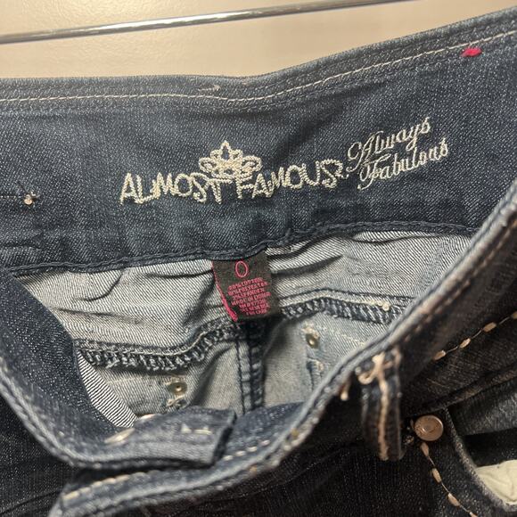 Almost Famous Denim Jeans Skinny Women’s Size 0 Blue Distressed Raw Hem - Picture 9 of 9